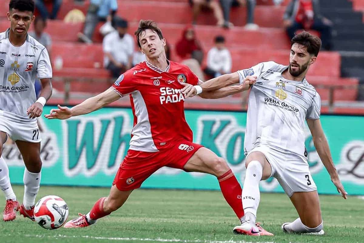 semen padang madura United
