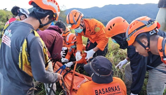 Petir Sambar 5 Pendaki di Puncak Gunung Monrolo, Satu Tewas Saat Hendak Foto Bersama
