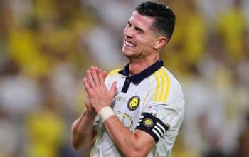 Cristiano Ronaldo menangis