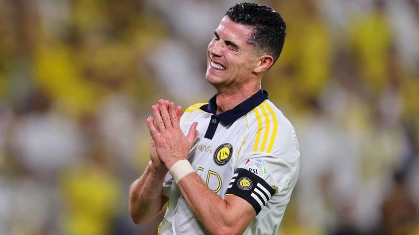 Cristiano Ronaldo menangis
