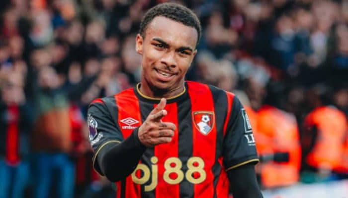 Chelsea Ikut Bersaing Gaet Striker Muda Bournemouth Junior Kroupi
