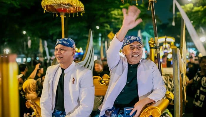 Kirab Tatar Sunda Sedot Ribuan Warga Bandung