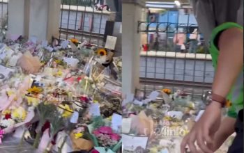 Karangan bunga di Stasiun Bekasi Timur
