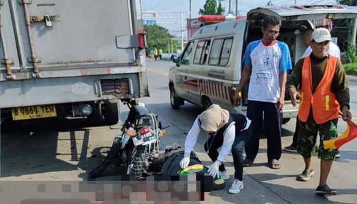 Kurang Konsentrasi Pemuda di Gresik Nyawanya Melayang di Jalan Setelah Menabrak Truk Tronton di Depannya