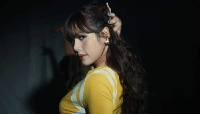 Lisa BLACKPINK Bikin Heboh di MV Lagu Piala Dunia 2026, Koreografinya Jadi Sorotan!