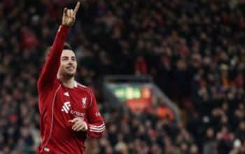 Liverpool kirim Curtis Jones