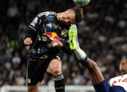 Tottenham Ditahan Imbang Leeds United 1-1, Bertahan di Premier League Kian Berat