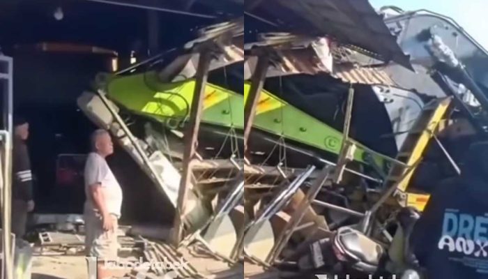 Truk Pengangkut Ekskavator Tabrak Rumah Makan di Bekasi, Warga Panik