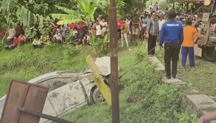 Kecelakaan Tragis di Grobogan: Mobil Rombongan Pengantar Haji Tertabrak KA Argo Bromo Anggrek, 4 Tewas