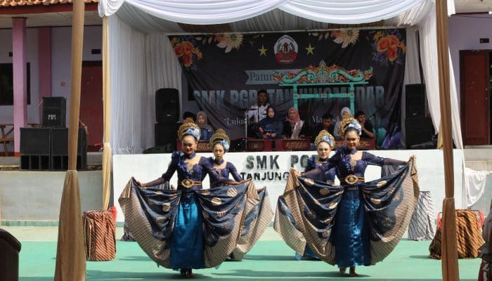 SMK PGRI Tanjungmedar Sumedang Gelar “Paturay Tineung” Kelas XII, Penuh Nuansa Budaya dan Kreativitas