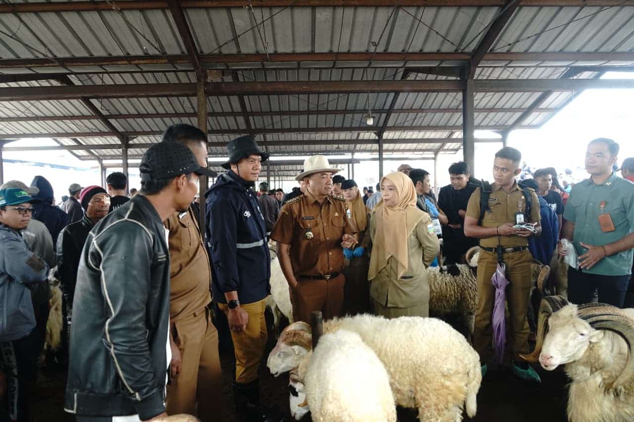 Bupati Garut Abdusy Syakur Amin