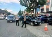 Antrean BBM Mengular di Pekanbaru! Polisi Turun Tangan Atur Lalu Lintas di Titik Rawan