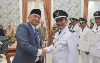 Pelantikan kepala desa PAW di Garut