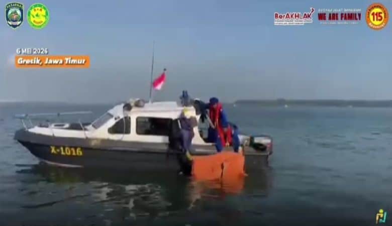 Kapal nelayan tenggelam di Gresik