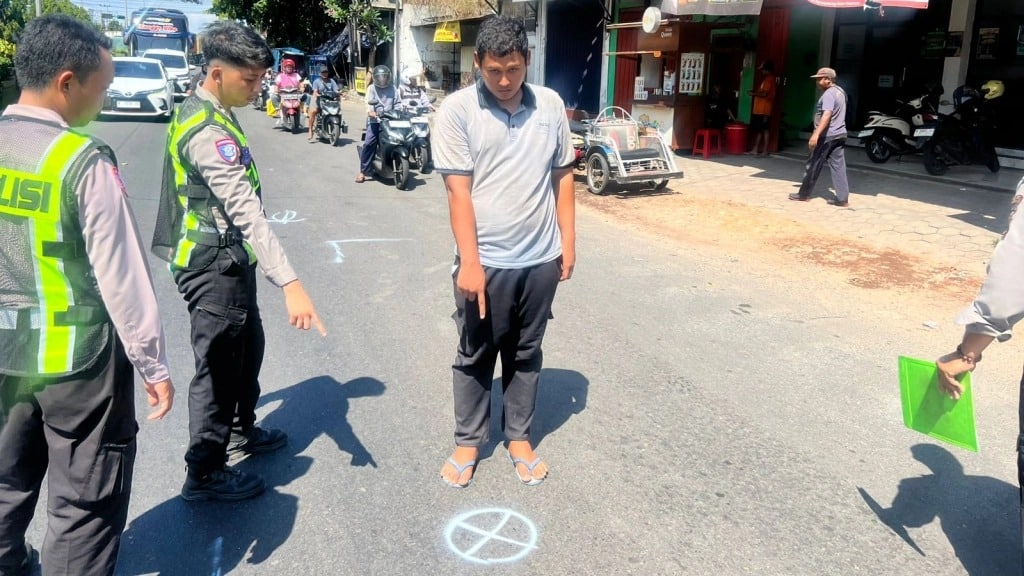 Kurir Paket Tewas usai Terjatuh dan Terlindas Truk di Pasuruan