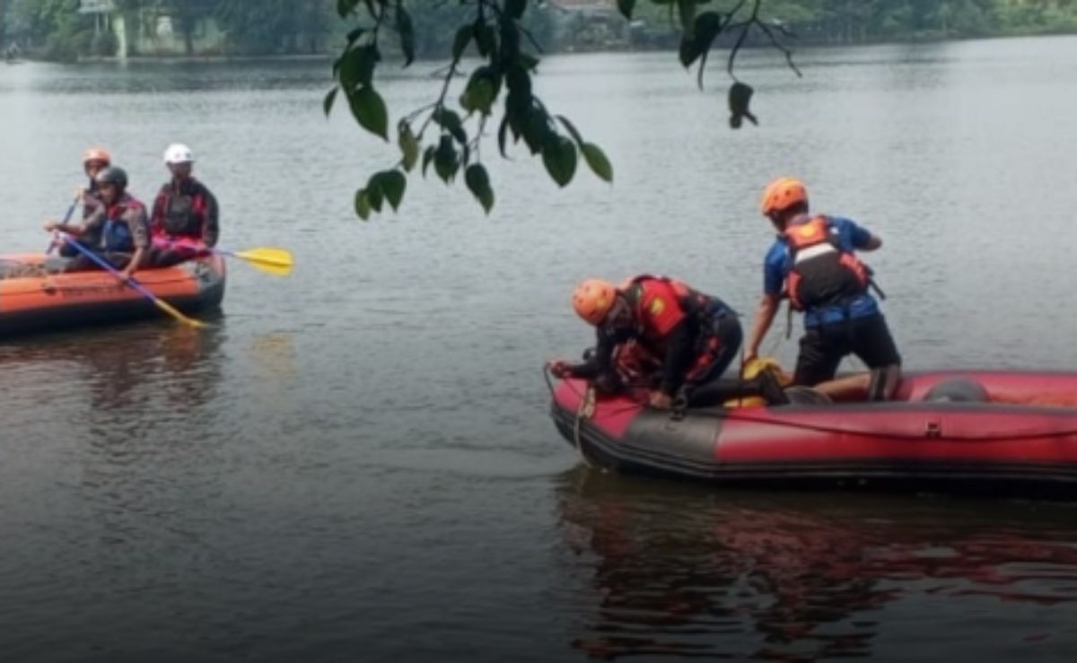pencarian korban tenggelam di Situ Cikaret