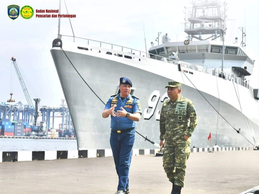 kedatangan KRI Canopus-936 dari Jerman ke Indonesia