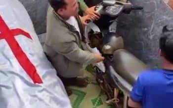Video pemakaman motor ikut dikubur viral