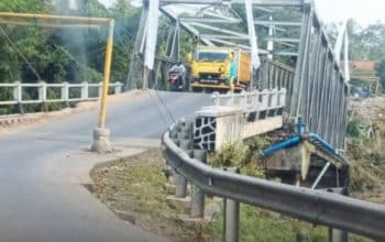 Jembatan Cicangor ambruk