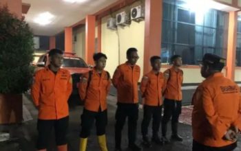 dua wisatawan tertimbun longsor di Curug Cileat Subang