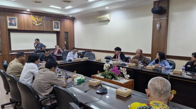 GMNI JEmber