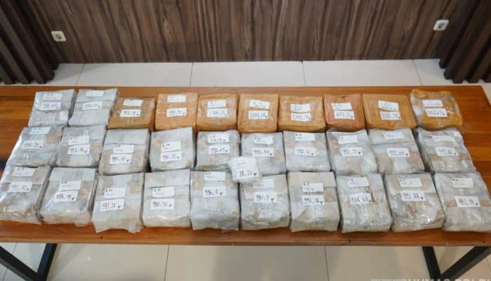 Polda Metro Jaya Gagalkan Peredaran 32 Kg Sabu Jaringan Malaysia, Pelaku Ditangkap di Jakut