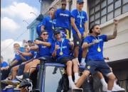 Kurzawa Joget Rayakan Juara Persib, Frans Putros Kehilangan iPhone di Tengah Konvoi