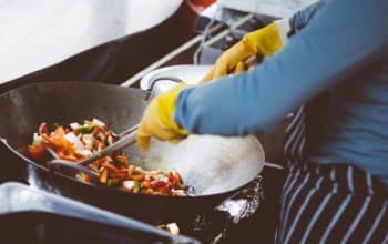 memasak di rumah