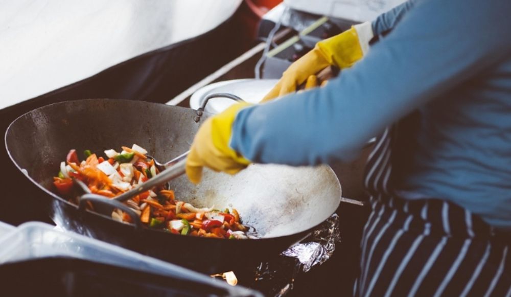 memasak di rumah