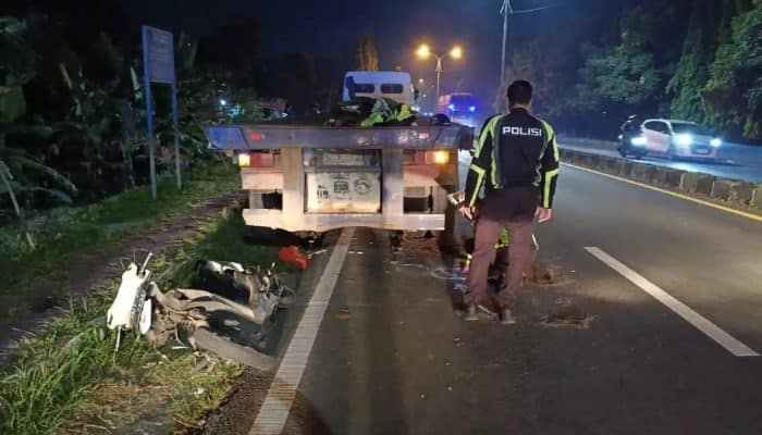 Dua Kecelakaan Motor Tabrak Truk Parkir Terjadi di Malang, Satu Pengendara Meninggal Dunia