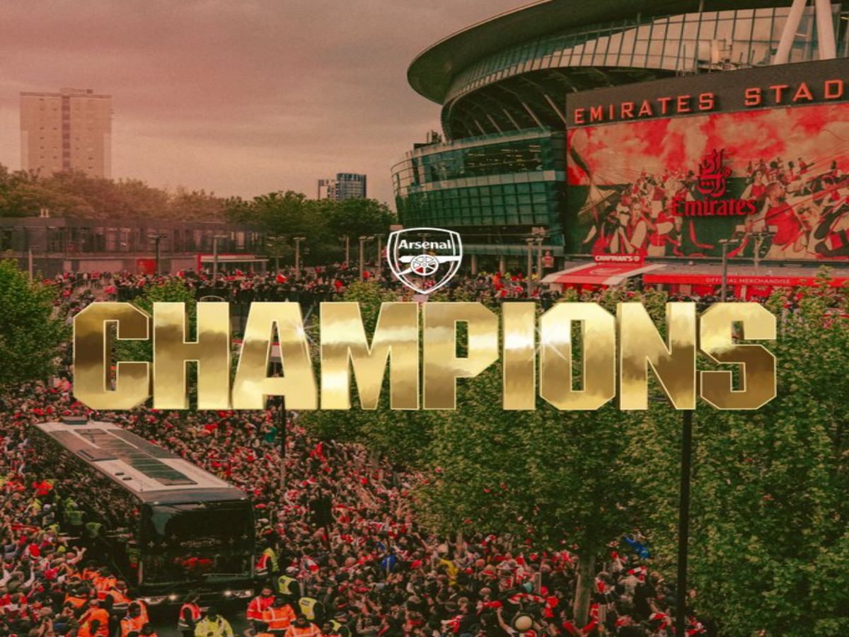 Arsenal parade trofi Liga Premier 2026