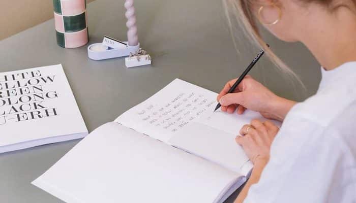 5 Manfaat Journaling Menurut Psikologi untuk Kesehatan Mental dan Produktivitas