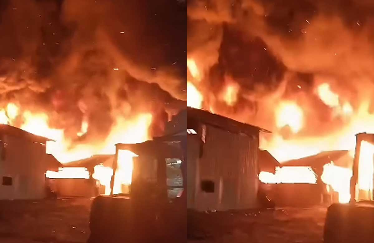 kebakaran gudang oli di Jakarta Utara
