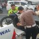 Diduga Sopir Ngantuk, Truk Tabrak Tiga Pemotor di Lampu Merah Kota Madiun Seorang Tewas