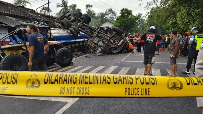 Kecelakaan Dua Truk di Situbondo,