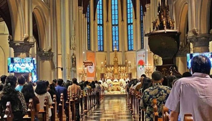Ribuan Umat Padati Katedral Jakarta, 4 Misa Kenaikan Yesus Kristus Digelar Serentak