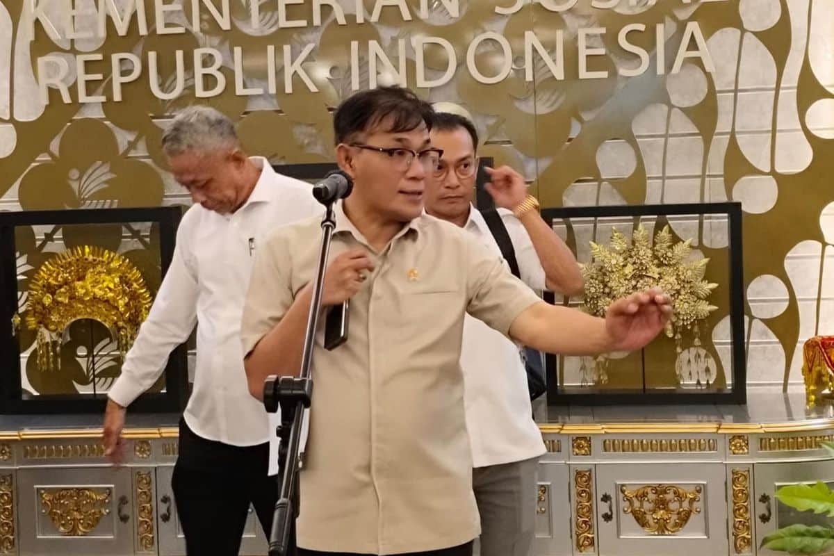 Profil Budiman Sudjatmiko