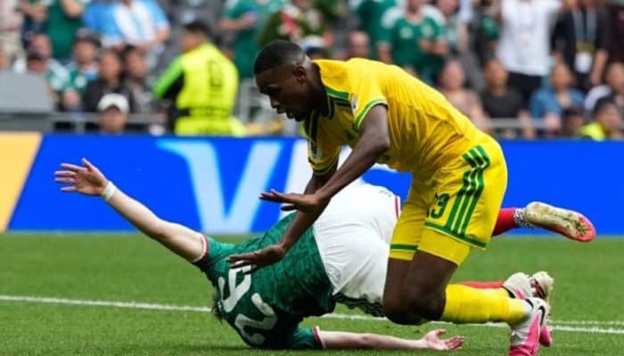 Tragis! Debut Bencana di Piala Dunia 2026, Blunder Fatal Pemain Afrika Selatan Ini Bikin Timnas Terpuruk dan Dapat Kartu Merah!