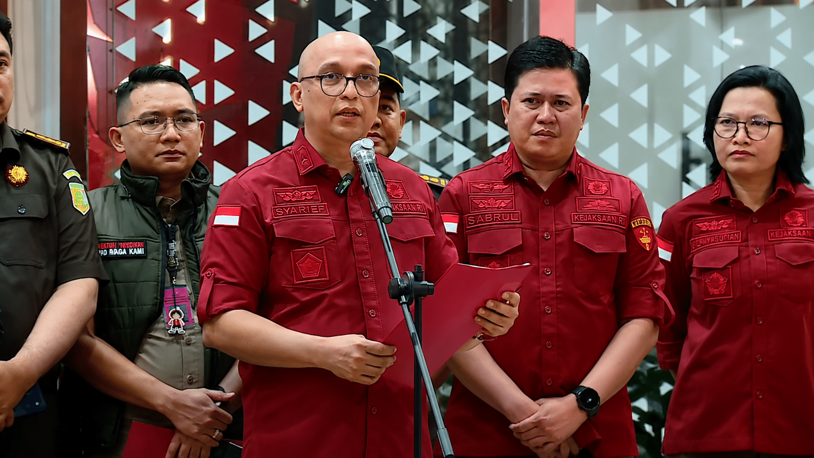 Mantan Kepala BGN Dadan Hindayana Ditahan Kejagung, Ada Dugaan Pengaturan Yayasan