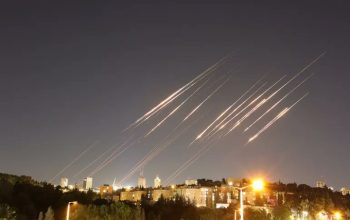 Iran serang Israel
