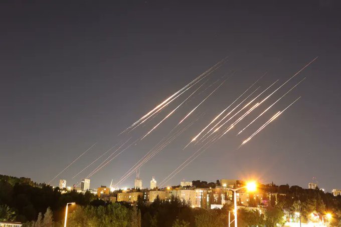 Iran serang Israel