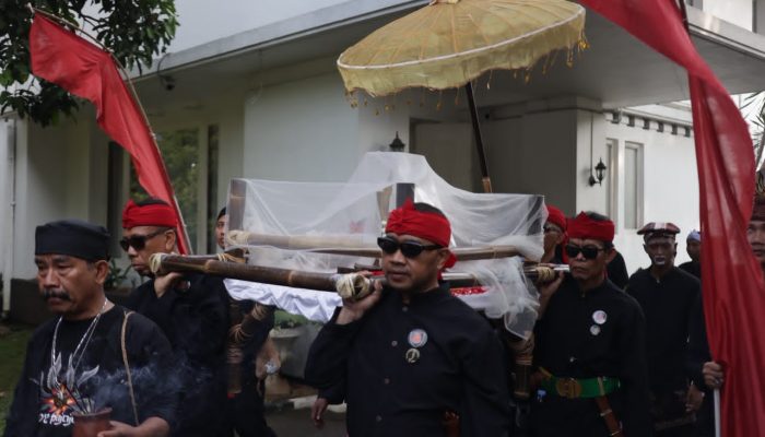 Tugu Kujang Kian Dikuatkan sebagai Ikon Bogor Lewat Kirab 140 Pusaka Kujang