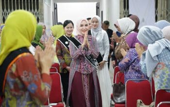 Bunda PAUD Kota Bogor, Yantie Rachim, tiba di Aula Kantor Kecamatan Bogor Tengah untuk menghadiri Roadshow Kampanye "Ayo Sekolah ke PAUD" (Kis/ist)