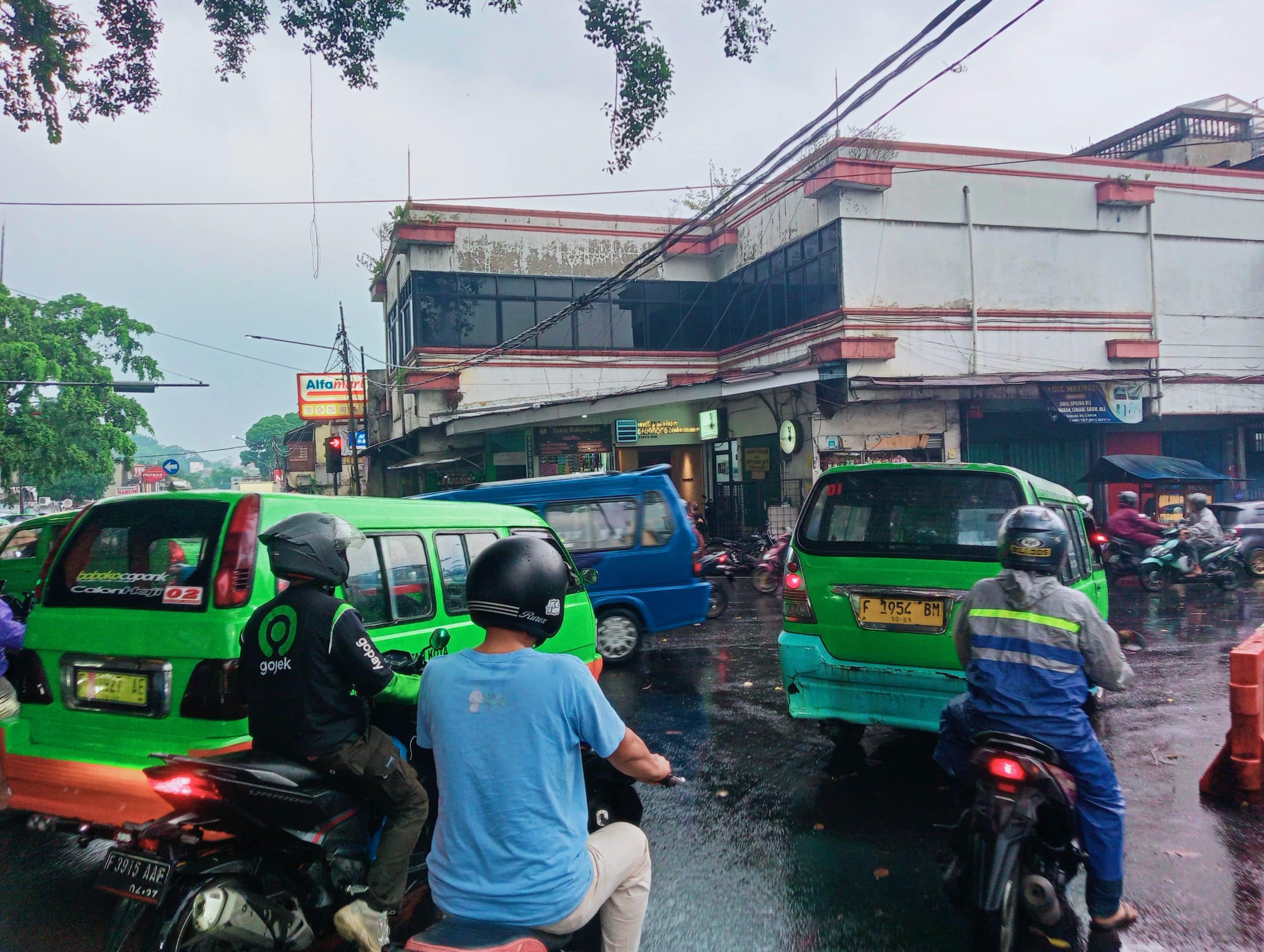 Perwali Kota Bogor Angkot Usia di Atas 20 Tahun