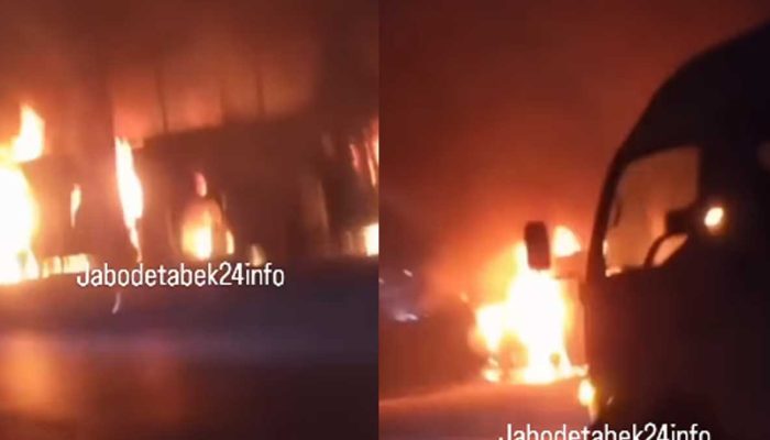 Bus Terbakar di Tol Jakarta-Cikampek jadi Sorotan Pengguna Jalan