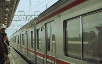 Tiktok live di KRL
