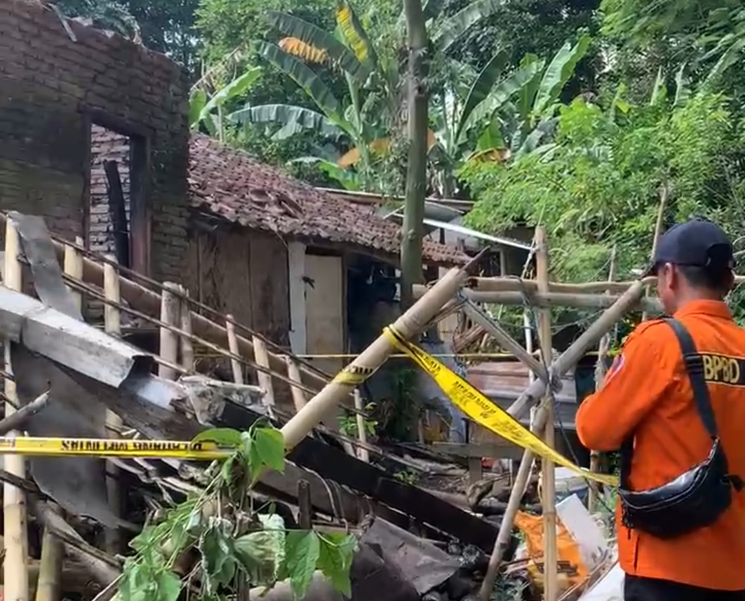 kebakaran rumah