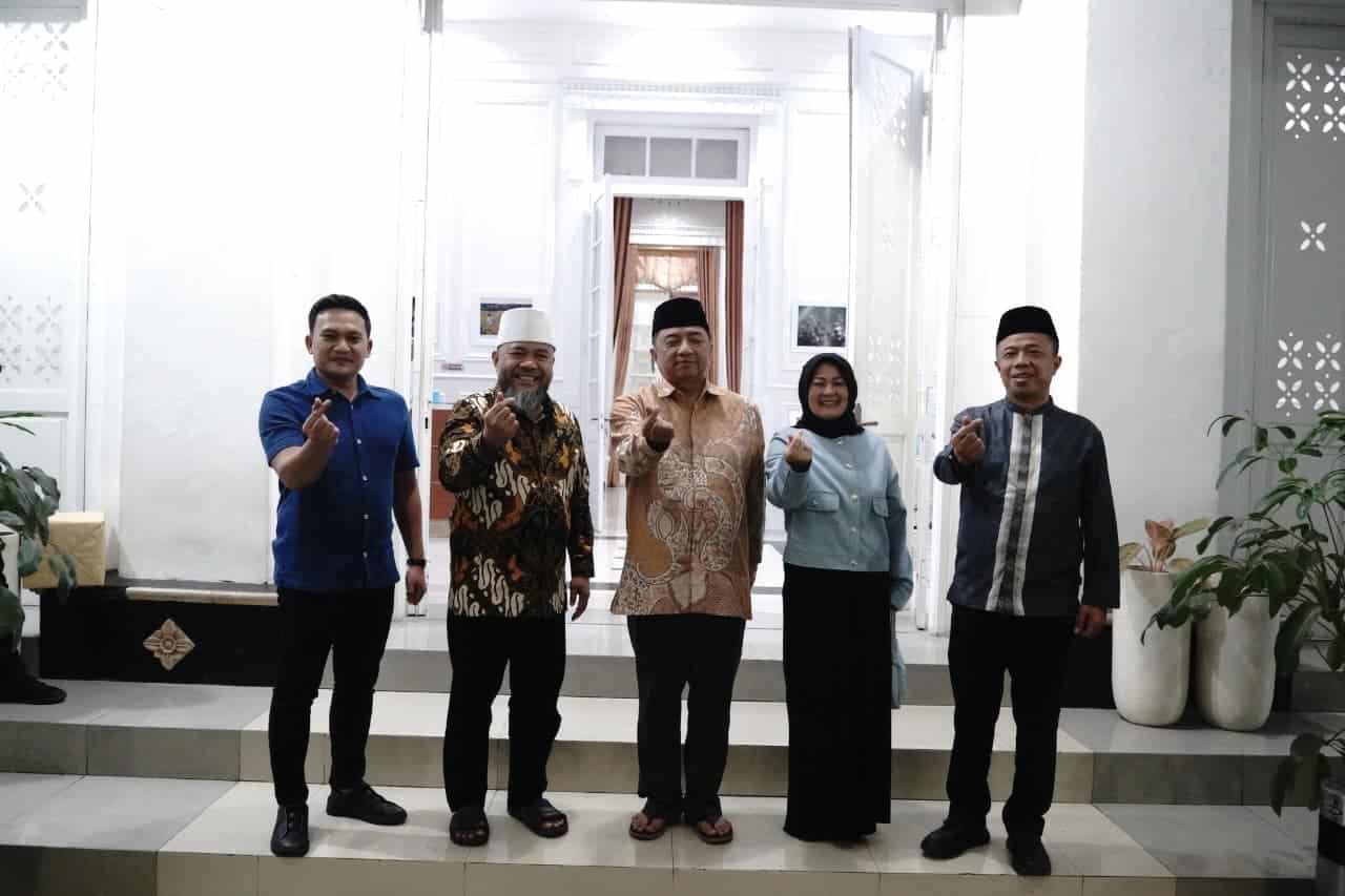Bupati Garut Abdusy Syakur Amin
