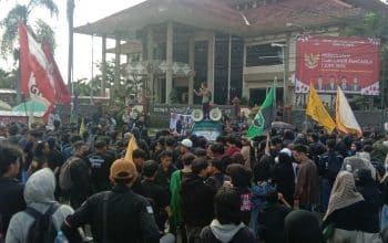 Ratusan Mahasiswa Jember Gelar Aksi