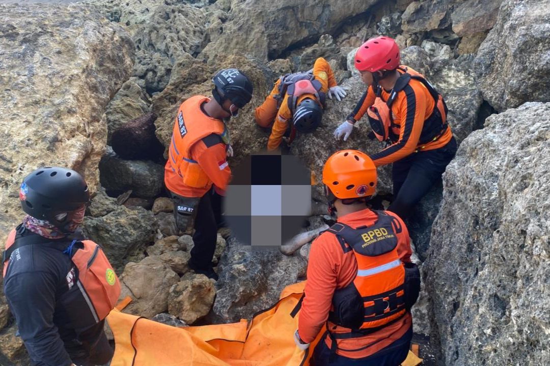 Santriwati Asal Kediri yang Terseret Ombak